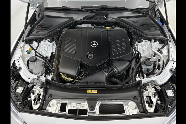 Mercedes-Benz E-Klasse Estate 300 e Luxury Line Plug-In Hybride Trekhaak | Rijassistentiepakket plus | Parkeerpakket met 360°-camera | Distronic | Sfeerverlichting. Inclusief 24 maanden MB Certified garantie voor Europa.