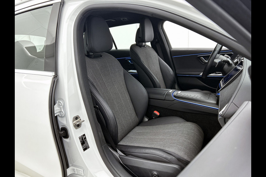 Mercedes-Benz E-Klasse Estate 300 e Luxury Line Plug-In Hybride Trekhaak | Rijassistentiepakket plus | Parkeerpakket met 360°-camera | Distronic | Sfeerverlichting. Inclusief 24 maanden MB Certified garantie voor Europa.