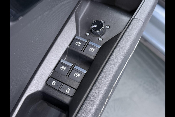 Audi Q4 e-tron 40 Launch edition Advanced Plus 77 kWh VAN € 33.900,- VOOR € 30.877,- UW LENTEVOORDEEL € 3.023,-! | SOH 92% | S-LINE INTERIEUR | PANORAMADAK | STOELVERWARMING | ELEKTRISCHE ACHTERKLEP | LUXE BEKLEDING | RIJKLAAR MET 12 MND BOVAG GARANTIE