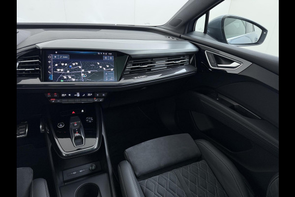 Audi Q4 e-tron 40 Launch edition Advanced Plus 77 kWh VAN € 33.900,- VOOR € 30.877,- UW LENTEVOORDEEL € 3.023,-! | SOH 92% | S-LINE INTERIEUR | PANORAMADAK | STOELVERWARMING | ELEKTRISCHE ACHTERKLEP | LUXE BEKLEDING | RIJKLAAR MET 12 MND BOVAG GARANTIE