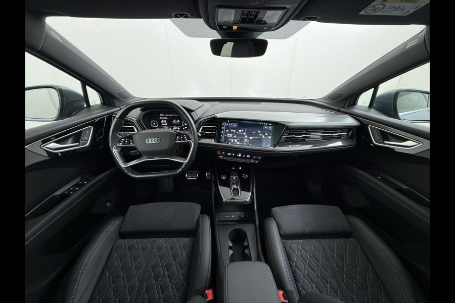 Audi Q4 e-tron 40 Launch edition Advanced Plus 77 kWh VAN € 33.900,- VOOR € 30.877,- UW LENTEVOORDEEL € 3.023,-! | SOH 92% | S-LINE INTERIEUR | PANORAMADAK | STOELVERWARMING | ELEKTRISCHE ACHTERKLEP | LUXE BEKLEDING | RIJKLAAR MET 12 MND BOVAG GARANTIE