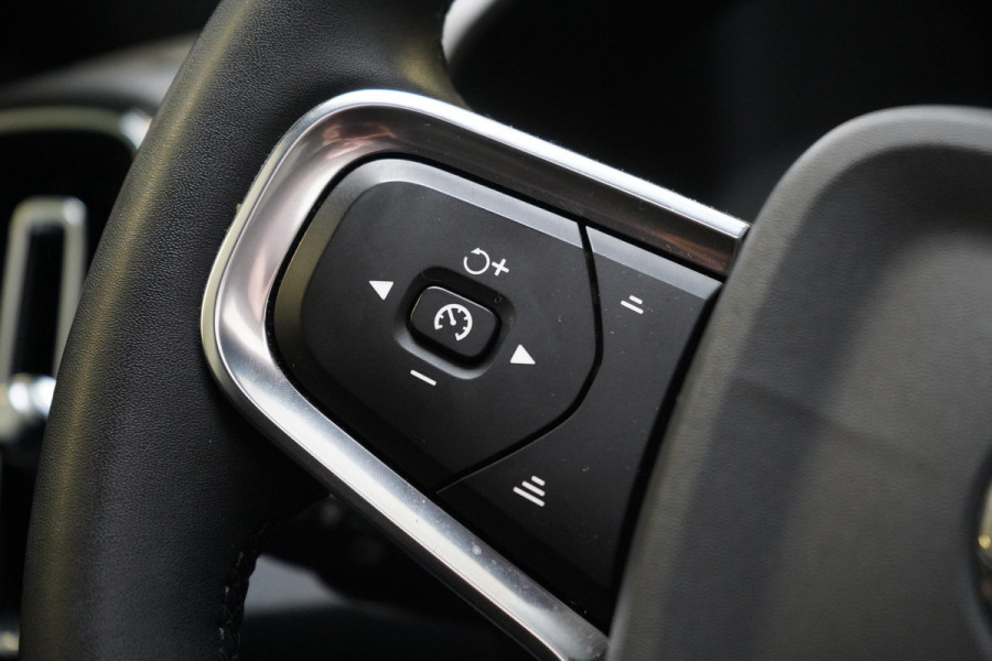 Volvo XC40 1.5 T4 Recharge R-Design | Leder | Panoramadak | Trekhaak | Camera | Lm velgen