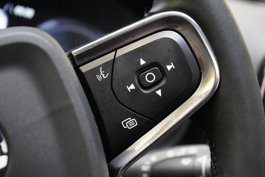 Volvo XC40 1.5 T4 Recharge R-Design | Leder | Panoramadak | Trekhaak | Camera | Lm velgen