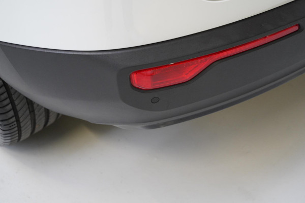 Volvo XC40 1.5 T4 Recharge R-Design | Leder | Panoramadak | Trekhaak | Camera | Lm velgen