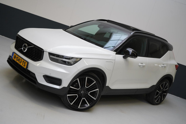 Volvo XC40 1.5 T4 Recharge R-Design | Leder | Panoramadak | Trekhaak | Camera | Lm velgen