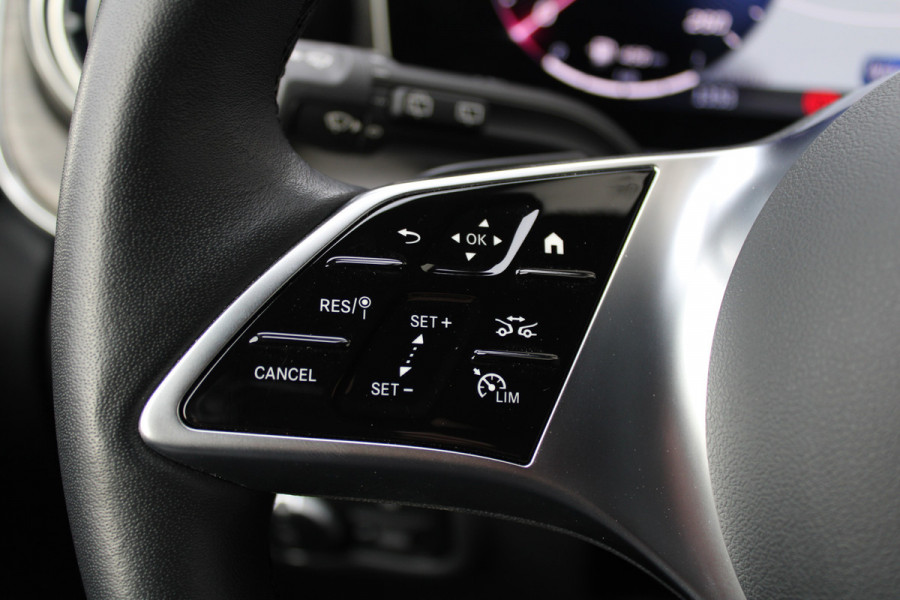 Mercedes-Benz V-Klasse 300 Benzine!! / Lang / AMG / 7-persoons / Burmester / Elec Stoel / Vol Opties / NIEUWSTAAT