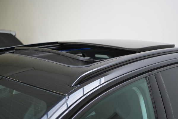 Peugeot 3008 1.2 PureTech Crossway | Panoramadak | Trekhaak | Navigatie | Camera | All-seasonbanden