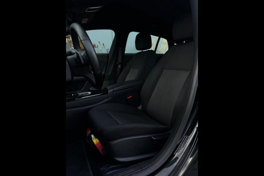 Mercedes-Benz CLA-Klasse Shooting Brake 180 d Bns Sol. Lux. Aut WIDESCREEN CAMERA PDC SPORTVELGEN