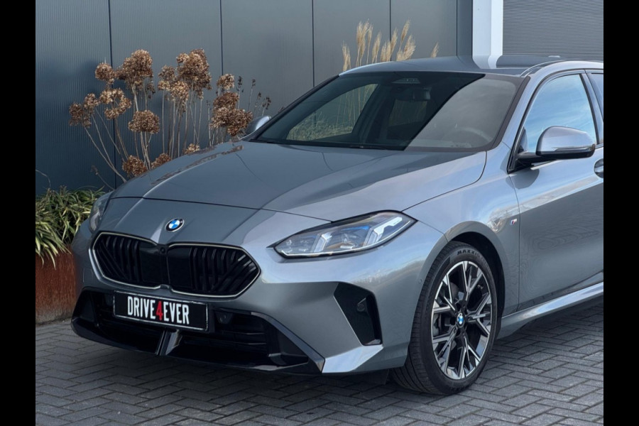 BMW 1-serie 120i M PACK 2025 LEDER SPORTVELGEN H&K LED WIDESCREEN