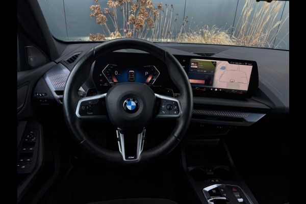 BMW 1-serie 120i M PACK 2025 LEDER SPORTVELGEN H&K LED WIDESCREEN