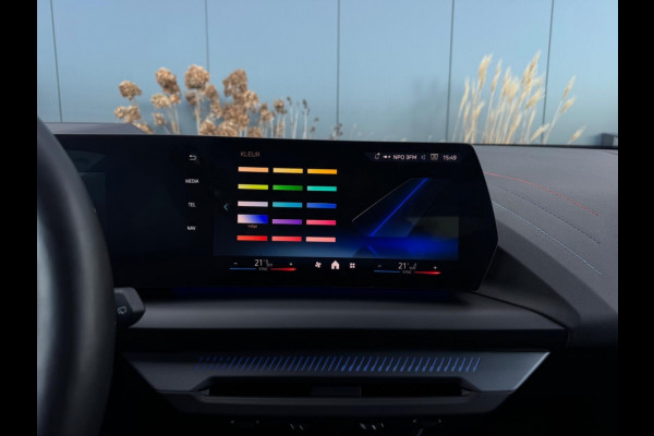 BMW 1-serie 120i M PACK 2025 LEDER SPORTVELGEN H&K LED WIDESCREEN