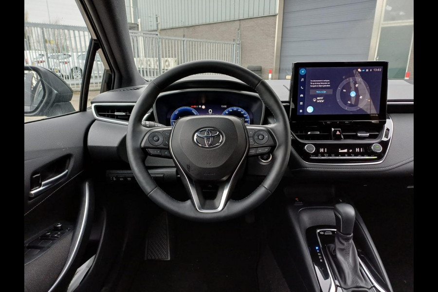 Toyota Corolla Hybrid 140 Black Edition | Stuur-& Stoelverwarming | Apple Carplay & AndroidAUTO | Adaptieve cruise control