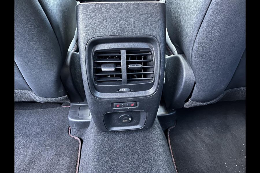 Ford Kuga 1.5 EcoBoost ST-Line X 150pk | Driver Assistance Pack | Wegklapbare Trekhaak | Winterpack | Technology Pack | 1.800kg Trekgewicht