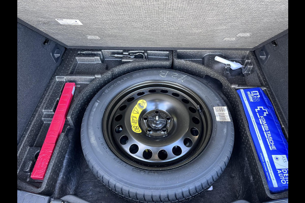 Ford Kuga 1.5 EcoBoost ST-Line X 150pk | Driver Assistance Pack | Wegklapbare Trekhaak | Winterpack | Technology Pack | 1.800kg Trekgewicht