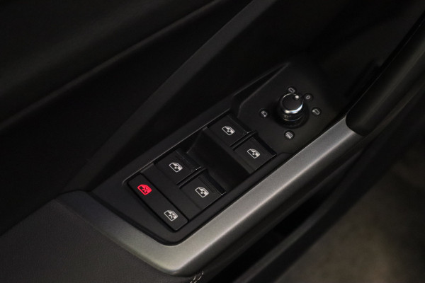 Audi Q3 35 TFSI S Line Pro Line S Cruise/Climate NAP Leder 20''LM 1st eigenaar!