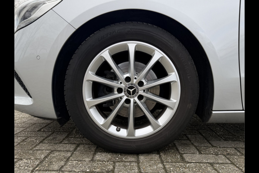Mercedes-Benz B-klasse 180 Launch Edition Automaat / Parkeersensoren V-A / Cruise Control / Camera / Multimedia / 17'' LM / Navi