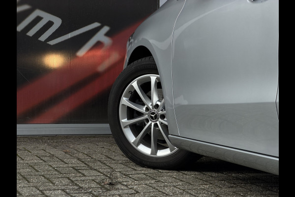 Mercedes-Benz B-klasse 180 Launch Edition Automaat / Parkeersensoren V-A / Cruise Control / Camera / Multimedia / 17'' LM / Navi