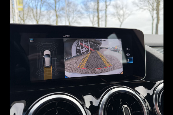 Mercedes-Benz B-klasse 180 Launch Edition Automaat / Parkeersensoren V-A / Cruise Control / Camera / Multimedia / 17'' LM / Navi