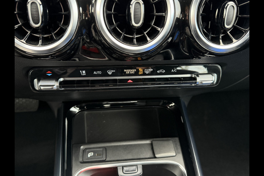 Mercedes-Benz B-klasse 180 Launch Edition Automaat / Parkeersensoren V-A / Cruise Control / Camera / Multimedia / 17'' LM / Navi