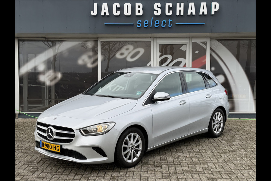 Mercedes-Benz B-klasse 180 Launch Edition Automaat / Parkeersensoren V-A / Cruise Control / Camera / Multimedia / 17'' LM / Navi