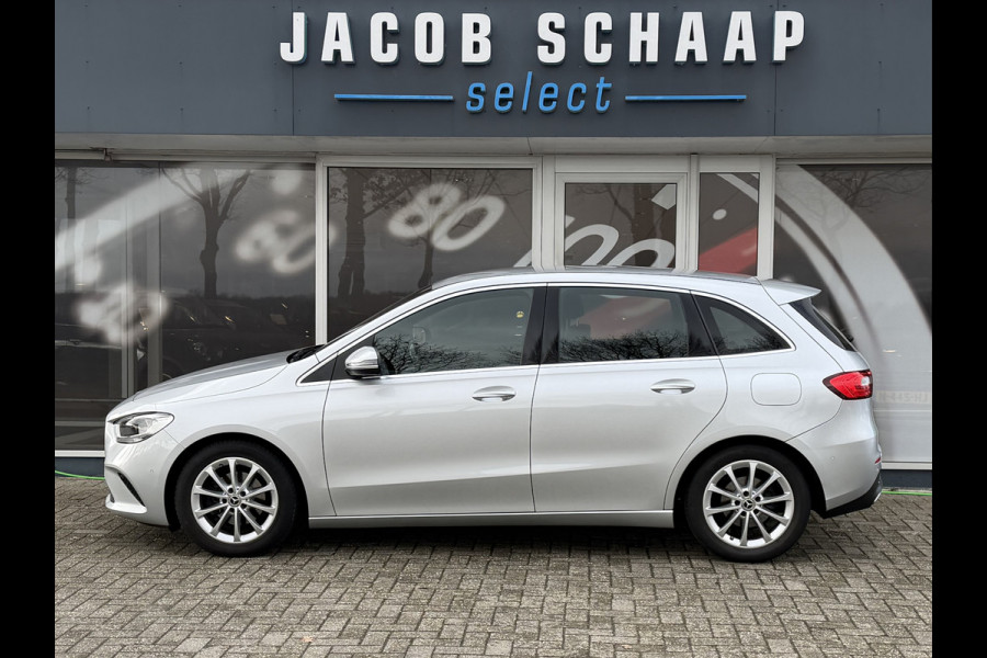 Mercedes-Benz B-klasse 180 Launch Edition Automaat / Parkeersensoren V-A / Cruise Control / Camera / Multimedia / 17'' LM / Navi
