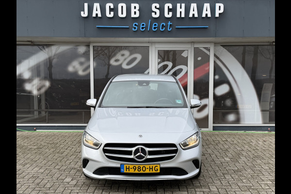 Mercedes-Benz B-klasse 180 Launch Edition Automaat / Parkeersensoren V-A / Cruise Control / Camera / Multimedia / 17'' LM / Navi