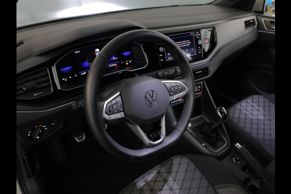 Volkswagen Polo 1.0 TSI R-Line 95pk 5-bak| Camera| Clima| Navi| Verwarmde voorstoelen