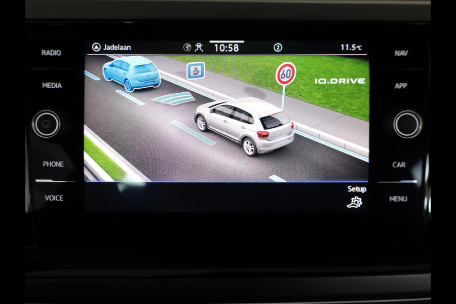 Volkswagen Polo 1.0 TSI R-Line 95pk 5-bak| Camera| Clima| Navi| Verwarmde voorstoelen