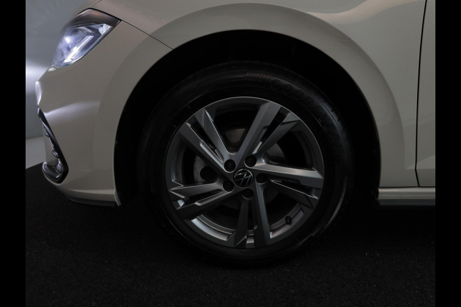 Volkswagen Polo 1.0 TSI R-Line 95pk 5-bak| Camera| Clima| Navi| Verwarmde voorstoelen