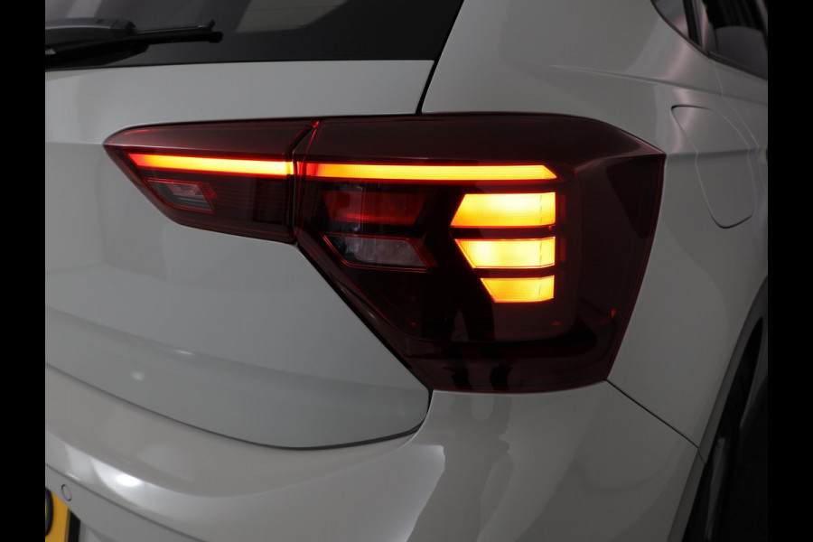 Volkswagen Polo 1.0 TSI R-Line 95pk 5-bak| Camera| Clima| Navi| Verwarmde voorstoelen