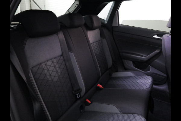 Volkswagen Polo 1.0 TSI R-Line 95pk 5-bak| Camera| Clima| Navi| Verwarmde voorstoelen