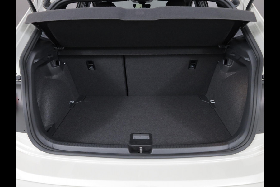 Volkswagen Polo 1.0 TSI R-Line 95pk 5-bak| Camera| Clima| Navi| Verwarmde voorstoelen