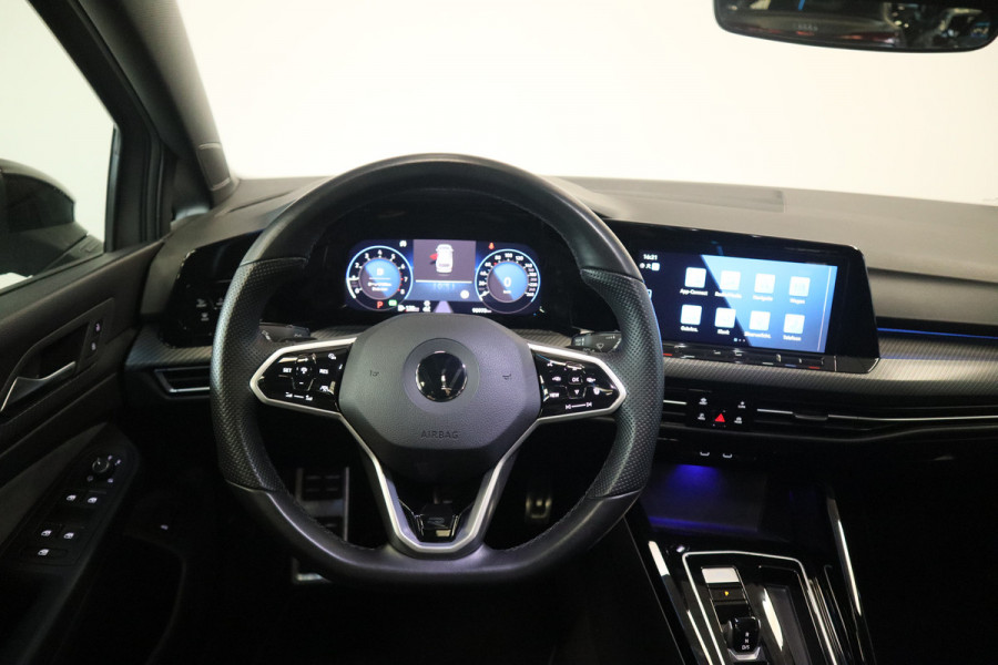 Volkswagen Golf 1.5 eTSI Style R-Line Panoramadak Trekhaak