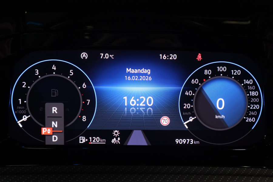 Volkswagen Golf 1.5 eTSI Style R-Line Panoramadak Trekhaak