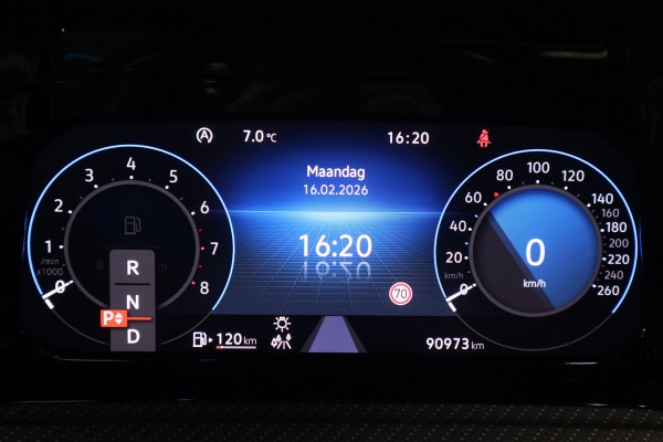 Volkswagen Golf 1.5 eTSI Style R-Line Panoramadak Trekhaak