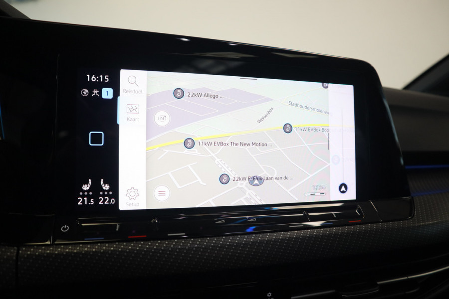 Volkswagen Golf 1.5 eTSI Style R-Line Panoramadak Trekhaak