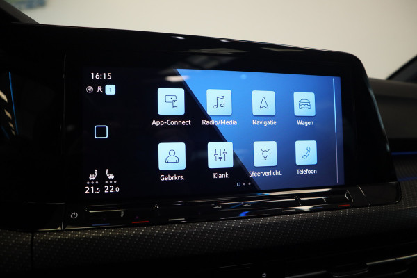 Volkswagen Golf 1.5 eTSI Style R-Line Panoramadak Trekhaak