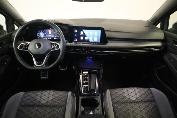 Volkswagen Golf 1.5 eTSI Style R-Line Panoramadak Trekhaak