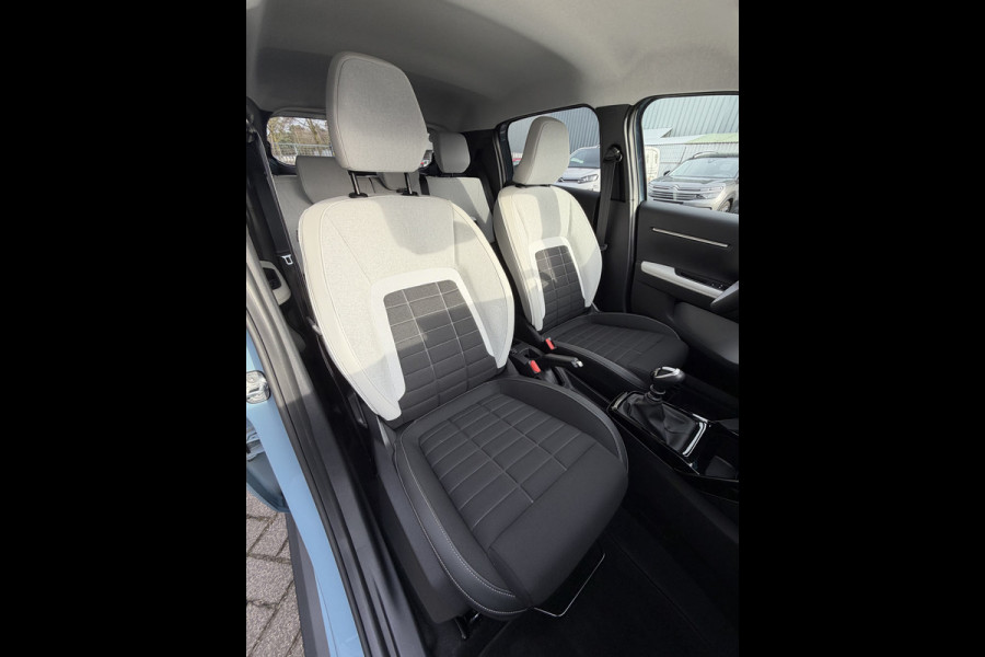 Citroën C3 100pk Max (Camera - Navigatie - Automatische Airco - Apple Carplay - 17"- Draadloos laden - LED)