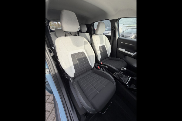 Citroën C3 100pk Max (Camera - Navigatie - Automatische Airco - Apple Carplay - 17"- Draadloos laden - LED)