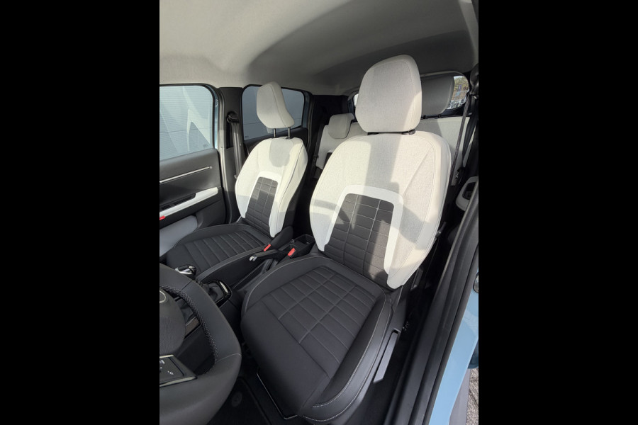 Citroën C3 100pk Max (Camera - Navigatie - Automatische Airco - Apple Carplay - 17"- Draadloos laden - LED)