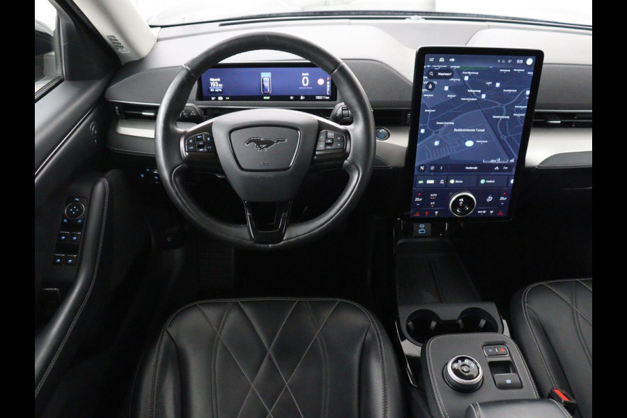 Ford Mustang Mach-E RWD 75 kWh | SOH 93% | Leder | Trekhaak | Stoelverwarming | Adaptive cruise | Carplay | Camera | Stuurverwarming | 18'' | Full LED | Dodehoek detectie | Navigatie