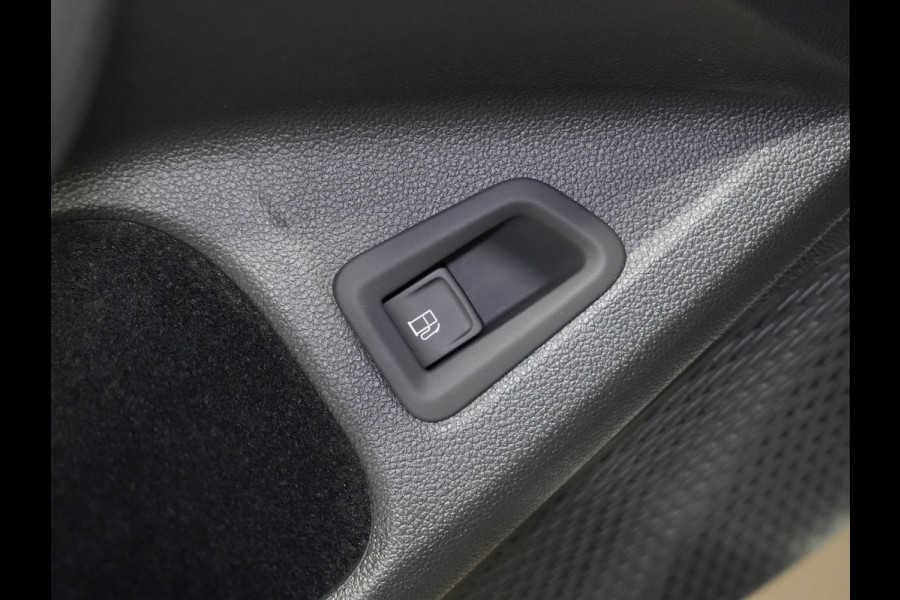 Volkswagen Golf 1.5 eHybrid 204pk Life Edition Panorama Stoel/Stuurverw. Camera 18"velgen Trekhaak