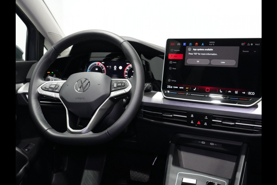 Volkswagen Golf 1.5 eHybrid 204pk Life Edition Panorama Stoel/Stuurverw. Camera 18"velgen Trekhaak