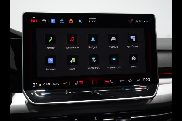 Volkswagen Golf 1.5 eHybrid 204pk Life Edition Panorama Stoel/Stuurverw. Camera 18"velgen Trekhaak