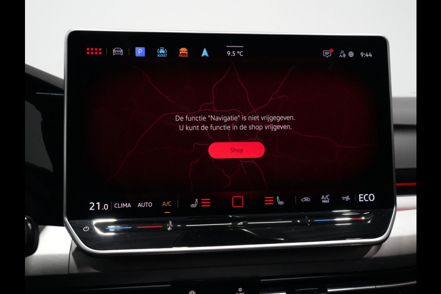 Volkswagen Golf 1.5 eHybrid 204pk Life Edition Panorama Stoel/Stuurverw. Camera 18"velgen Trekhaak