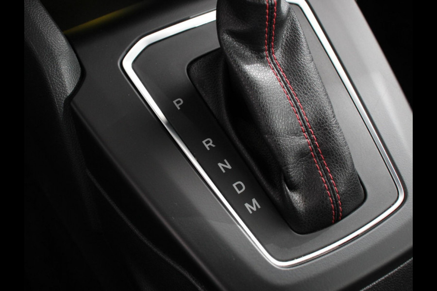 Ford Focus 1.0 Focus 125 PK HB ST-Line Automaat | Navigatie | Climate control | Cruise control | Carplay/Android Auto | LM velgen | Parkeersensoren | Led Matrix koplampen