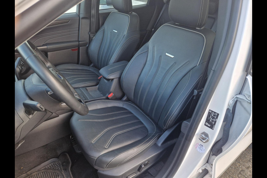 Ford Kuga Vignale | IS BINNEN maar moet nog prof.gepoetst daarna volgt uitgebreide fotoreportage | Panoramadak | 37000 km.