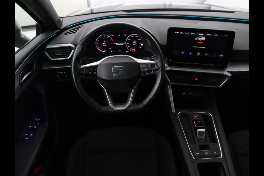Seat Leon 1.5 eTSI FR Launch Edition | Stoelverwarming | Trekhaak | Adaptive cruise | Camera | Carplay | Sfeerverlichting | Navigatie | Keyless | Dynamic Chassis Control | Full LED