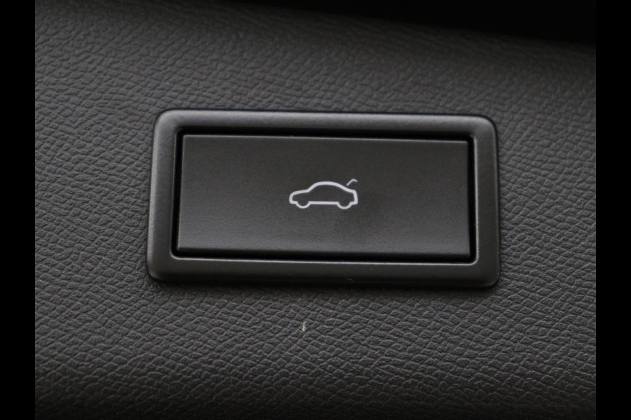 Seat Leon 1.5 eTSI FR Launch Edition | Stoelverwarming | Trekhaak | Adaptive cruise | Camera | Carplay | Sfeerverlichting | Navigatie | Keyless | Dynamic Chassis Control | Full LED